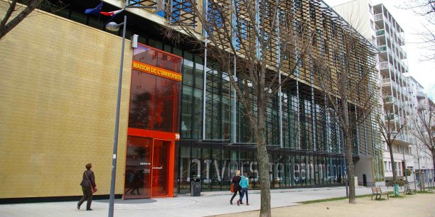 Travaux à l'université Jean Monnet réalisé par Benetiere