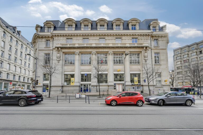 La rénovation réussie de La Grand Poste à Saint-Étienne : Un témoignage du savoir-faire de Benetiere