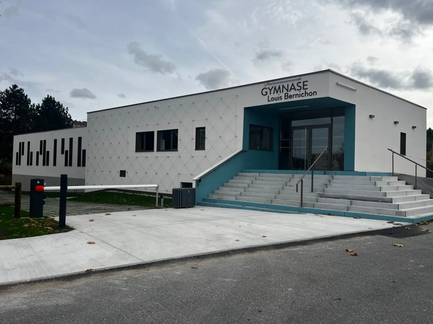 Le gymnase Louis Bernichon à Villars après rénovation