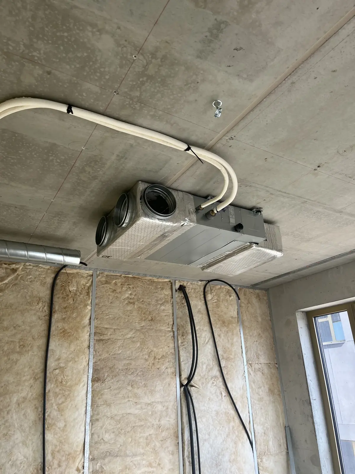 Unité gainable posée en faux plafond