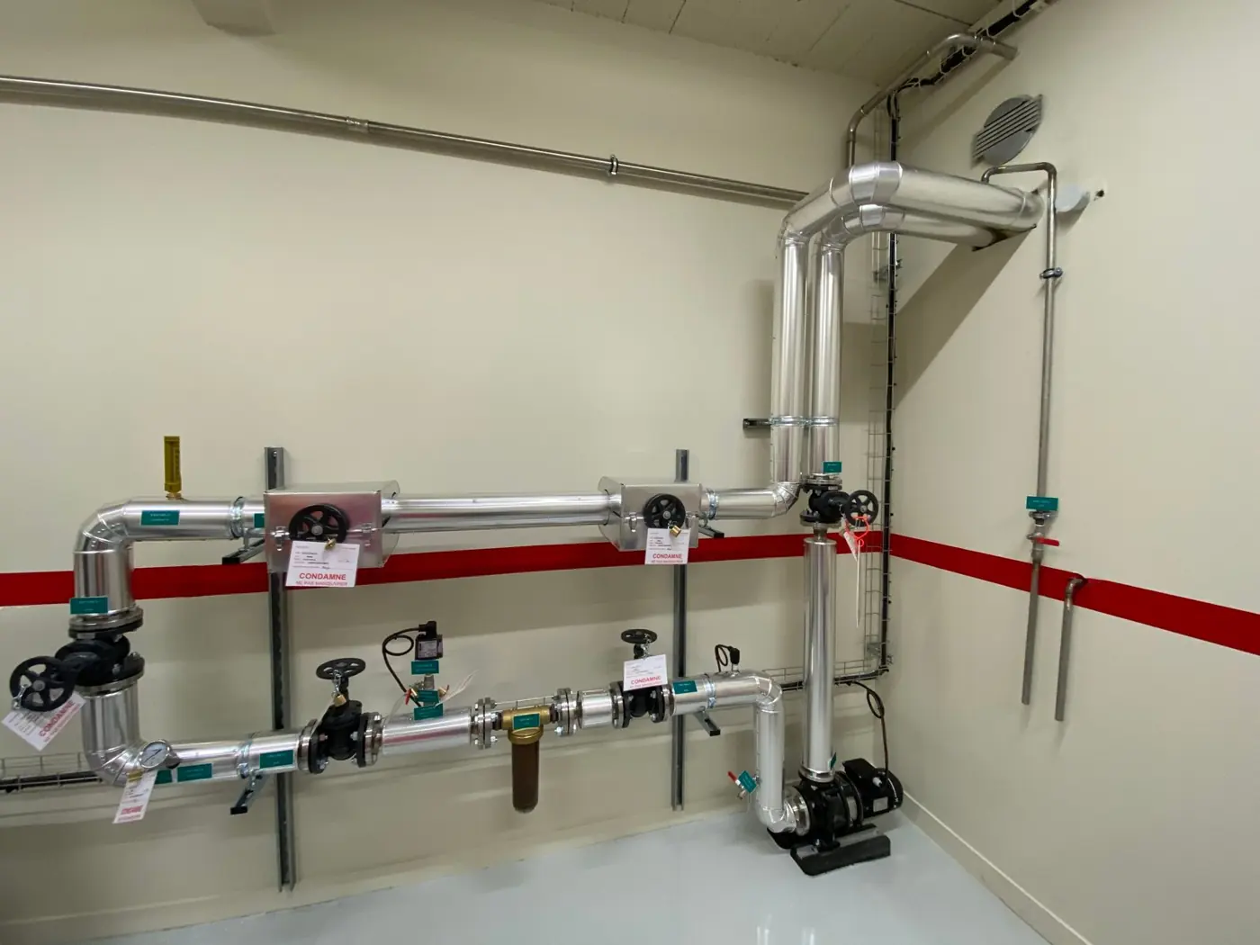 Réseaux hydrauliques calorifugés et vannes de la panoplie IRUP